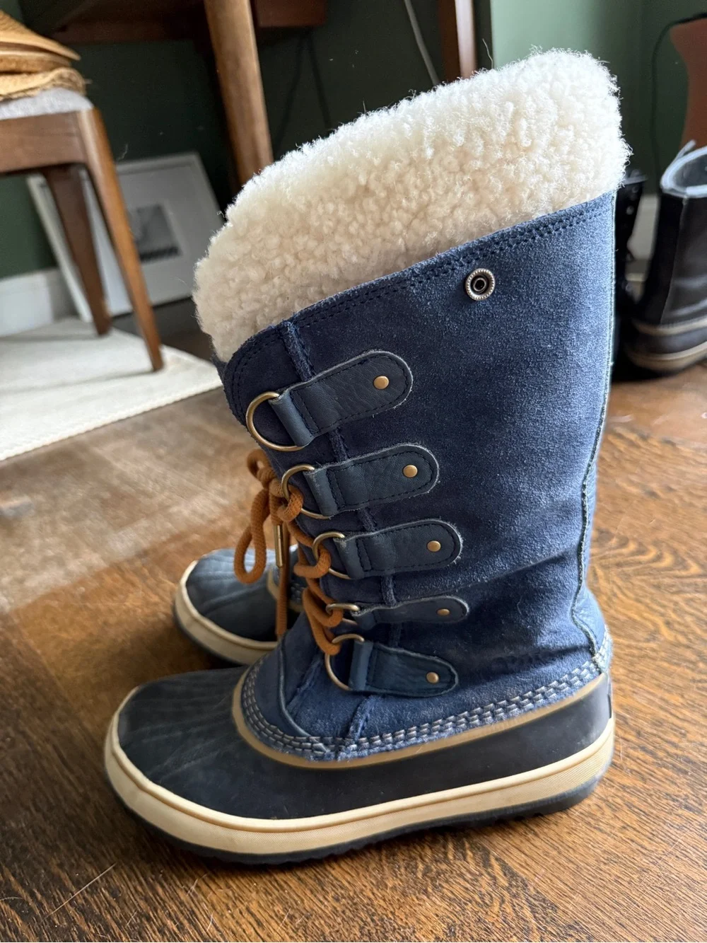 Sorel Navy and Tan Lace-Up Shearling Winter Boots